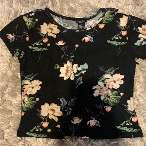 Black Floral Crop top - Picture 1 of 2